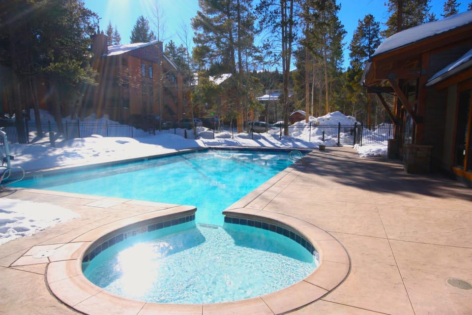 Pinecreek #F - 3 BR - Close to Town - Shuttle to Slopes - Pool and Hot Tub Access House in Breckenridge