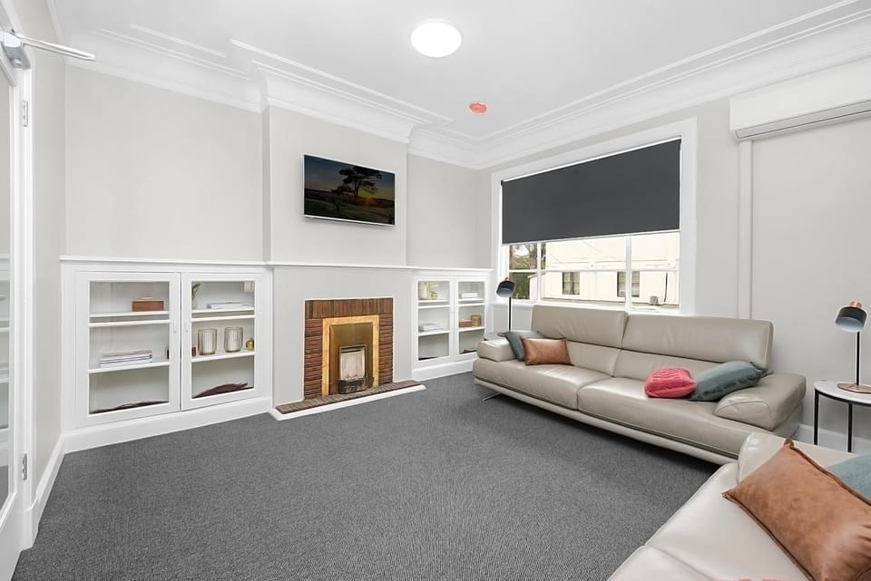 Communal lounge/ TV room, Living room, Seating area