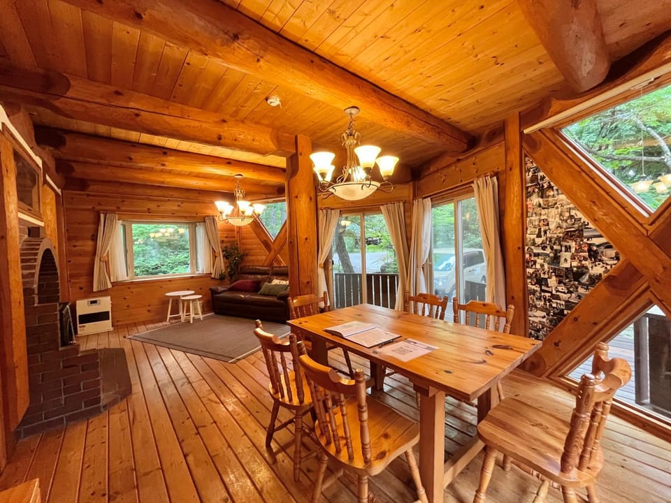 Seating area, Dining area