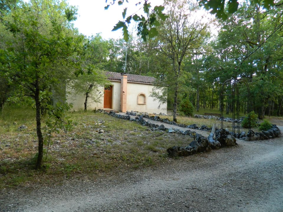 Les Gîtes des Dryades House in Occitanie