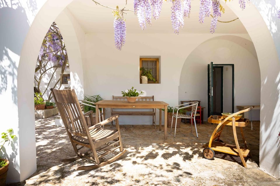Patio, Patio, Spring, Day, Dining area