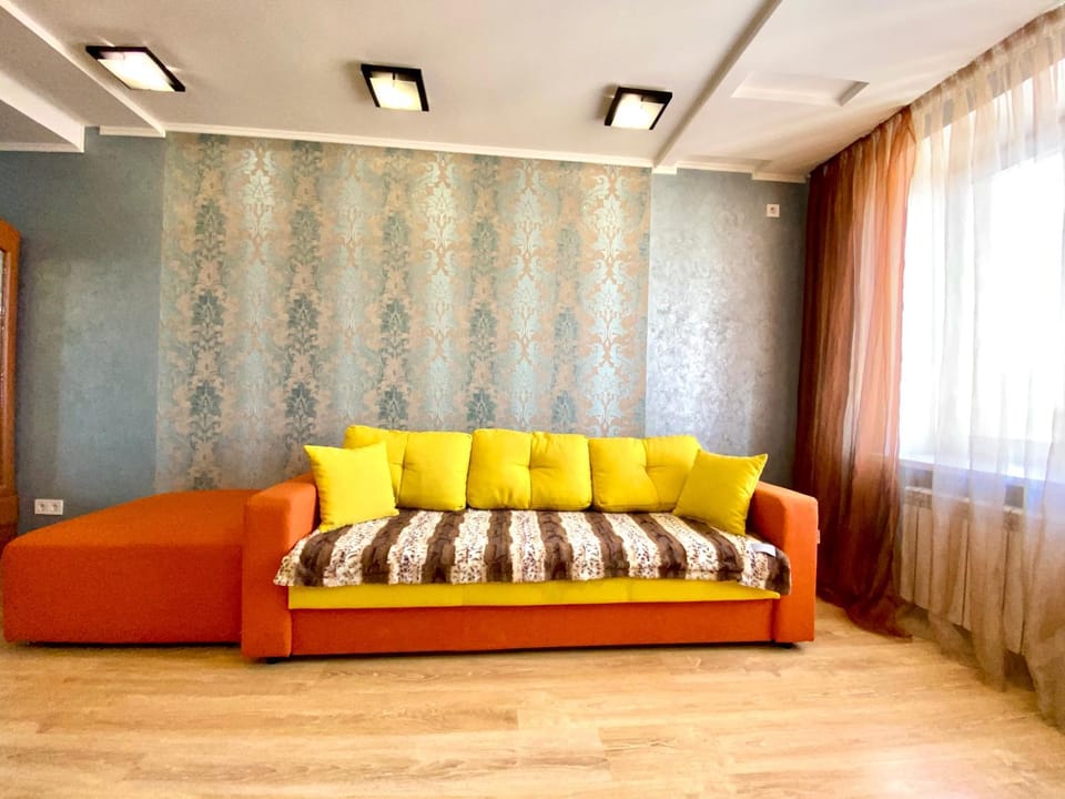 ApartPoltava Світлі та просторі двокімнатні апартаменти в новобудові, закритий паркінг , ЦЕНТР МІСТА, банківський ЧЕК Apartment in Ukraine