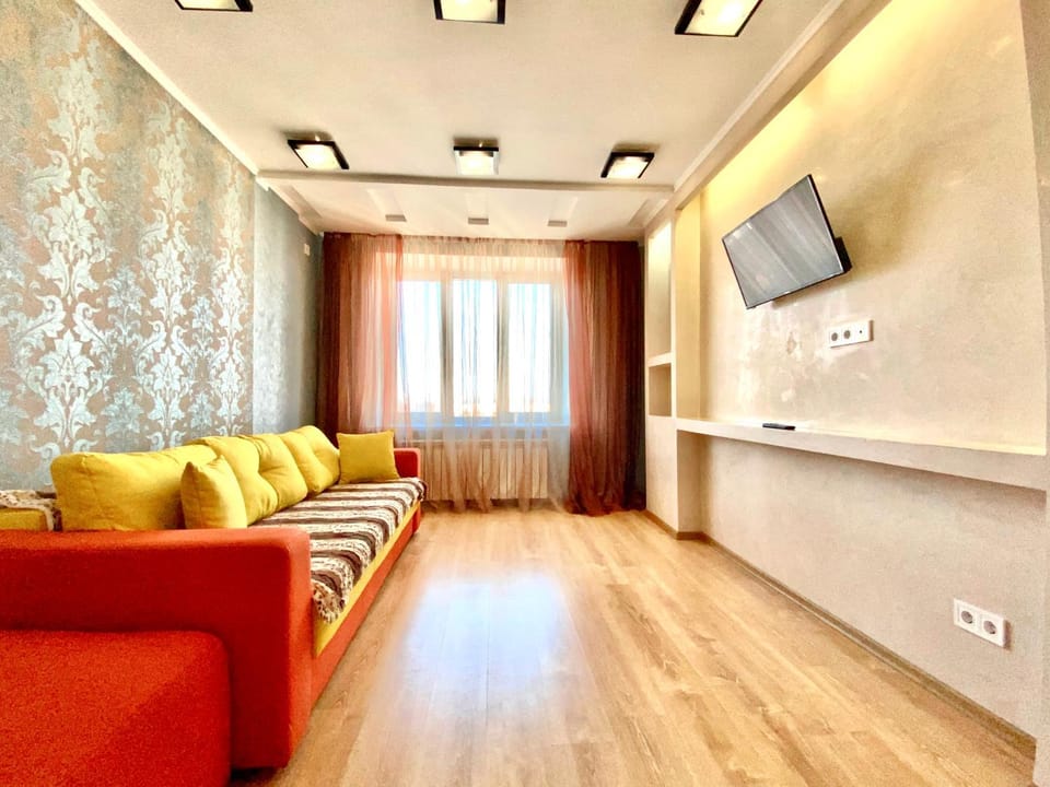 ApartPoltava Світлі та просторі двокімнатні апартаменти в новобудові, закритий паркінг , ЦЕНТР МІСТА, банківський ЧЕК Apartment in Ukraine