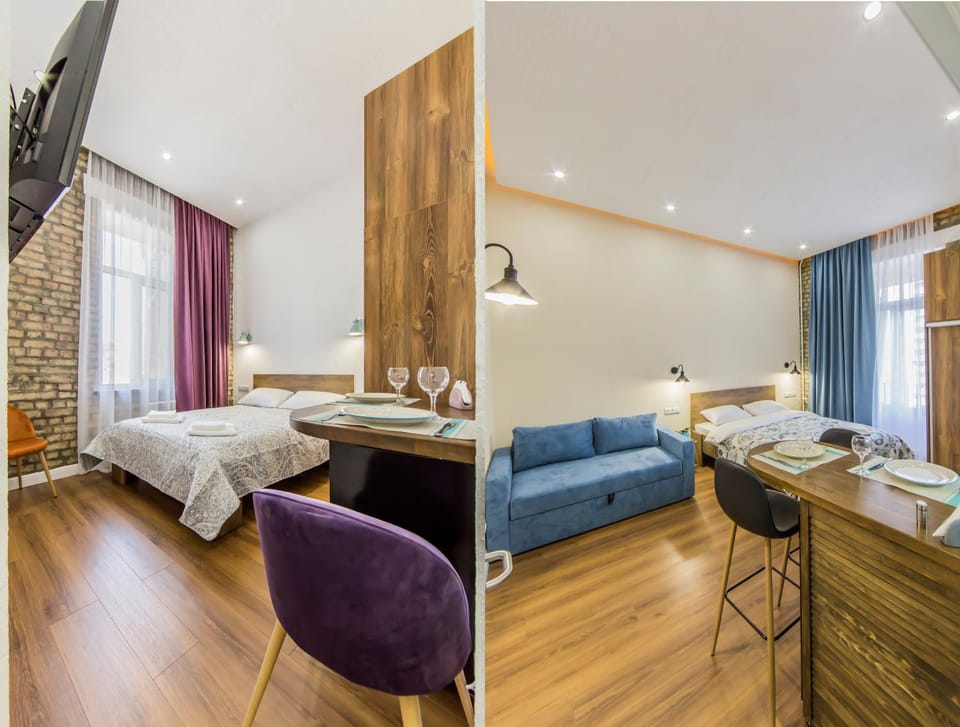 Bed, Living room, Photo of the whole room, Decorative detail, Seating area, Bedroom, Area and facilities