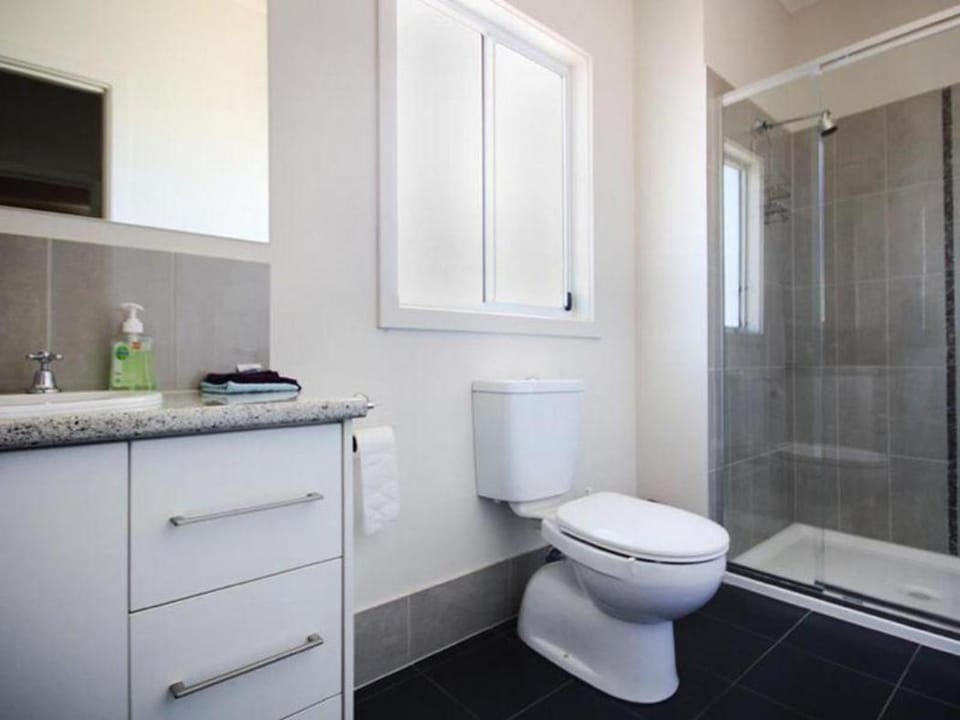 Agape Holiday Home with Pool table ,NBN Internet House in South Australia