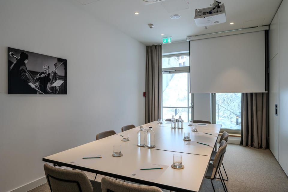 Meeting/conference room