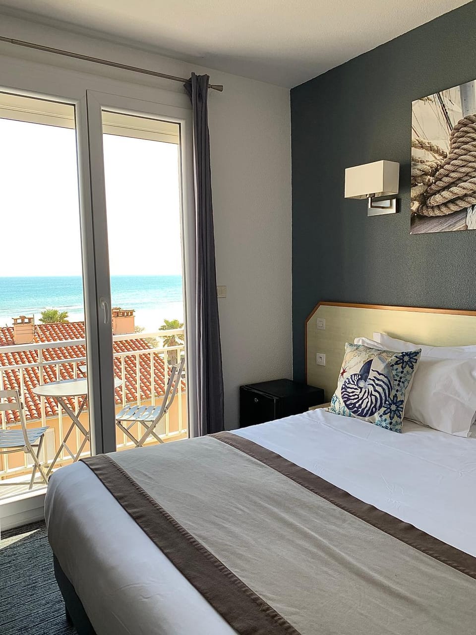 Bed, Photo of the whole room, Bedroom, Sea view