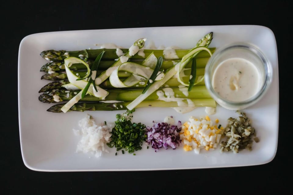 Restaurant/places to eat, Dining area, On site