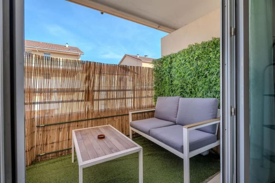 Le Jardin de l'Atrium - Appartement moderne proche de Genève et Palexpo Apartment in Saint-Julien-en-Genevois