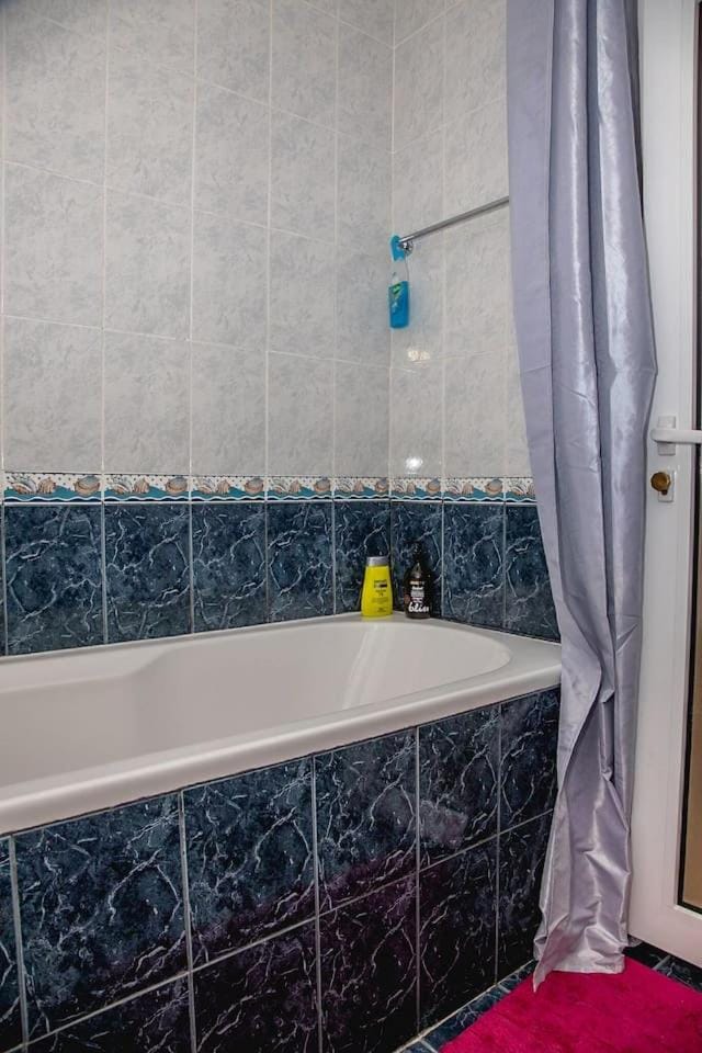 Bathroom, Bath