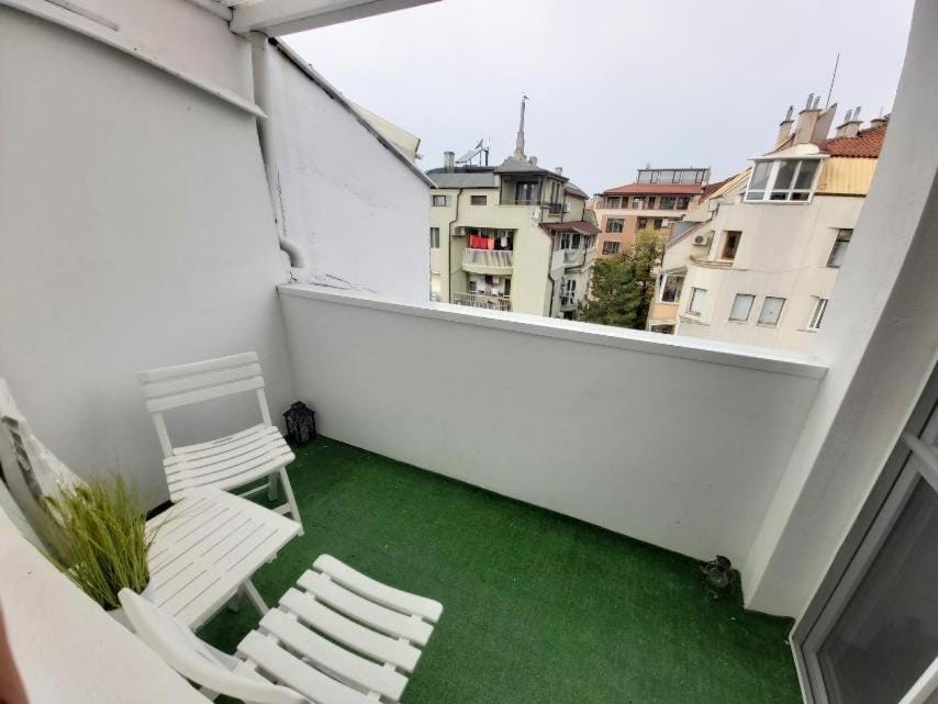 Property building, Balcony/Terrace