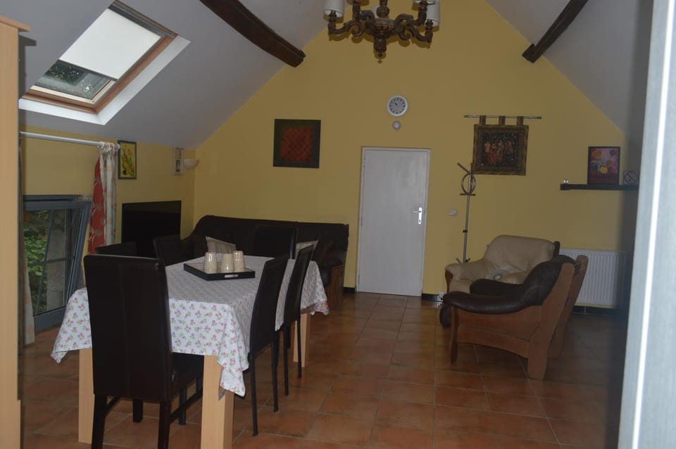 Le Gîte de la Gentilhommière du Château de Ragnies. House in Wallonia, Belgium