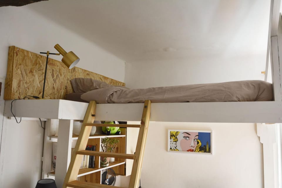 Bed, Other, Photo of the whole room, Decorative detail