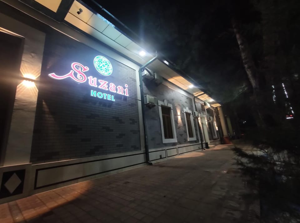 Property building, Facade/entrance, Property logo or sign