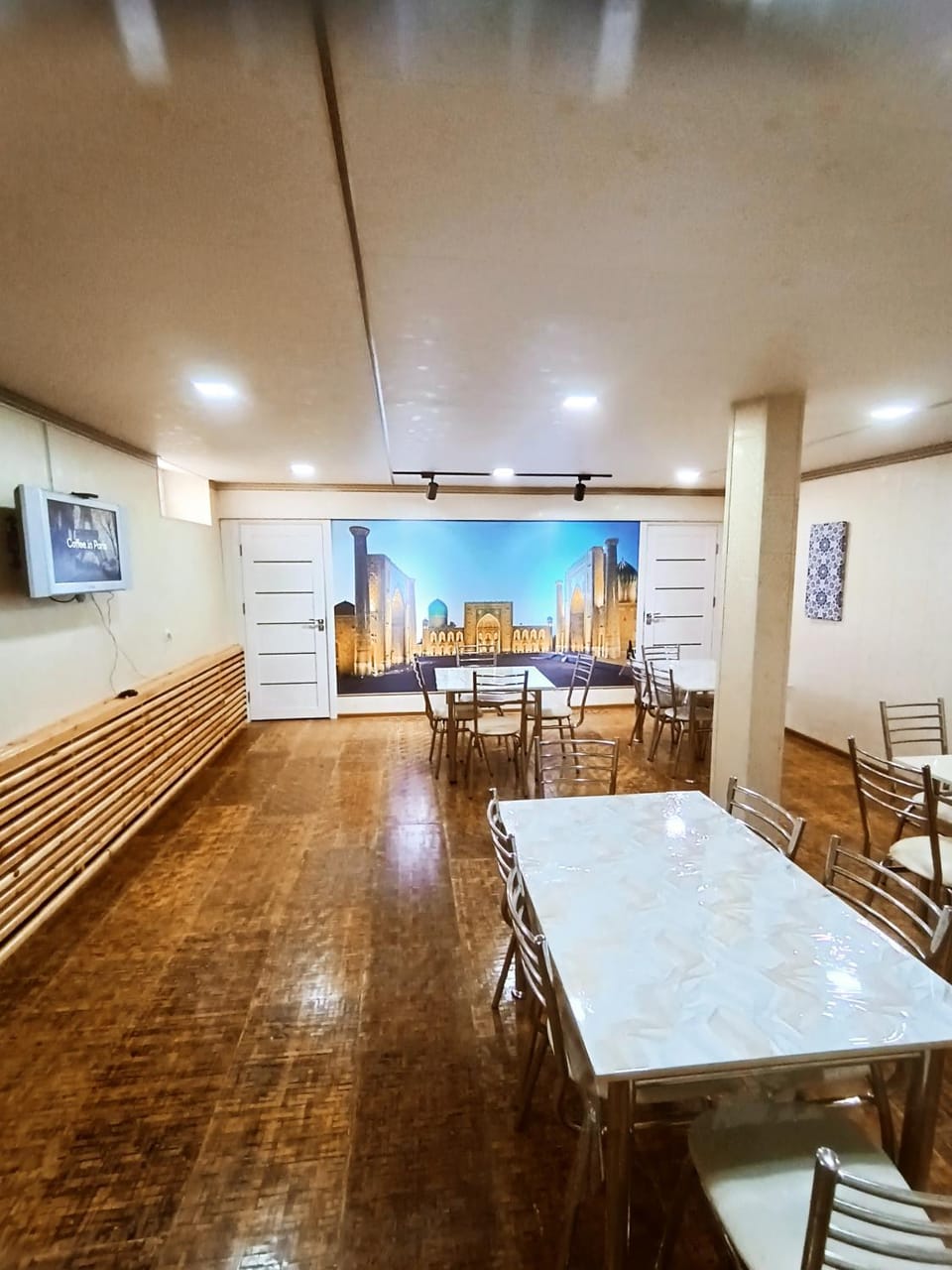 Restaurant/places to eat, Dining area, Breakfast