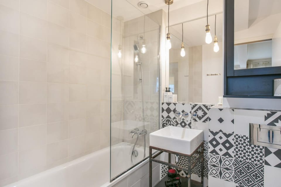 Bathroom, Bath