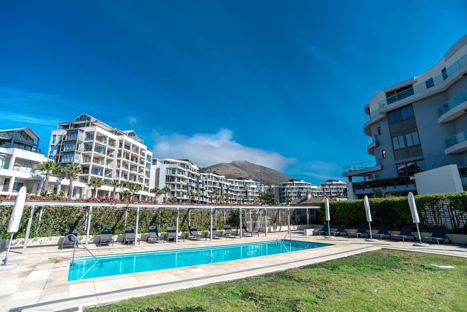 Elegant Waterfront Apartment with No Loadshedding Apartment in Cape Town