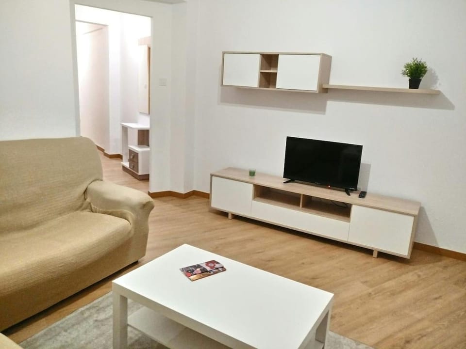 Communal lounge/ TV room, TV and multimedia, Living room, Seating area