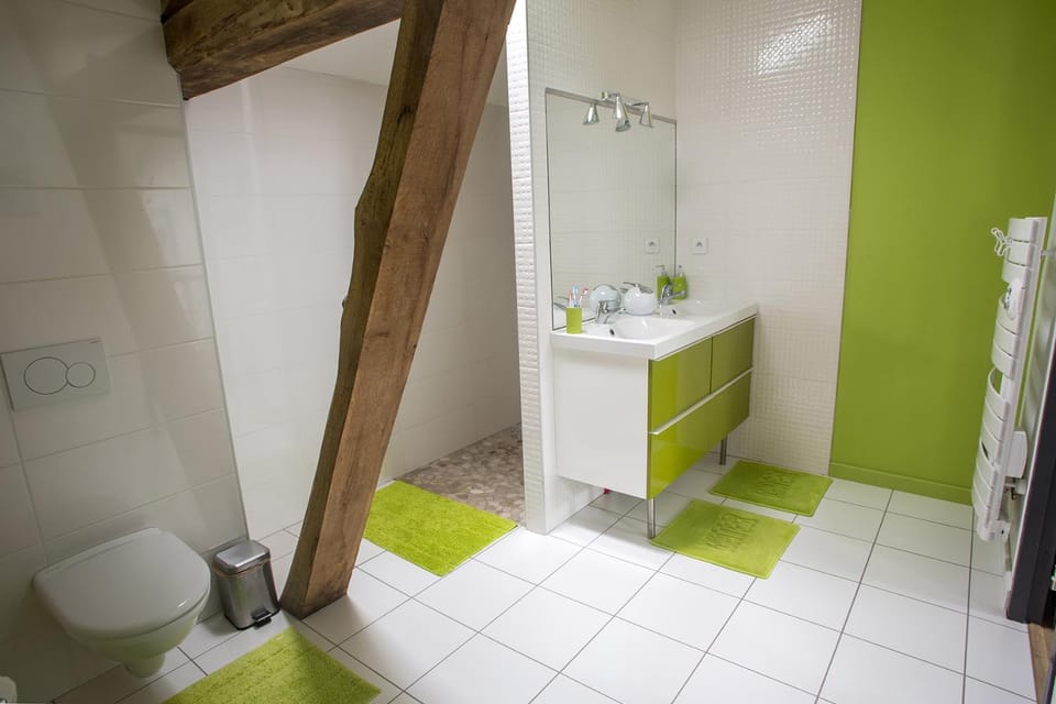 MAISON MAUPAS Chambre Rouge Bed and Breakfast in Occitanie
