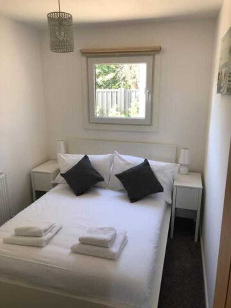 Lake Lodges House in Chichester