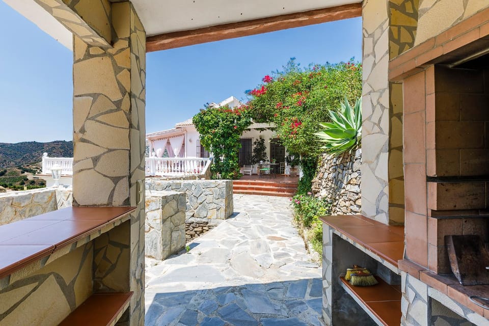 Fuentezuelas Pool Villa Villa in Axarquía
