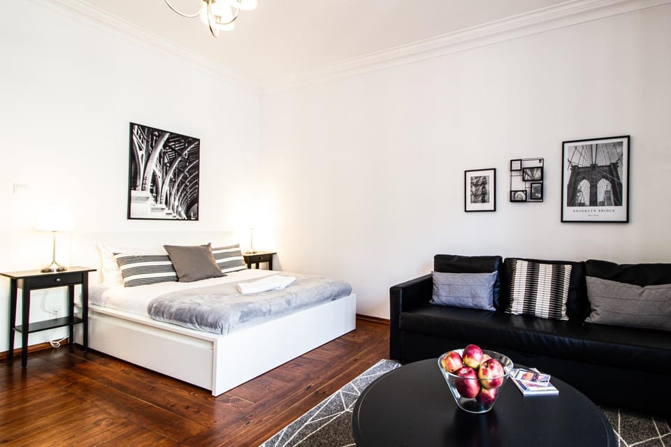 Photo of the whole room, Bedroom