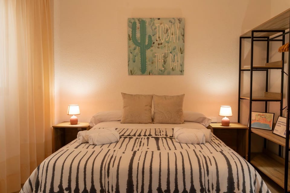 Bed, Photo of the whole room, Bedroom