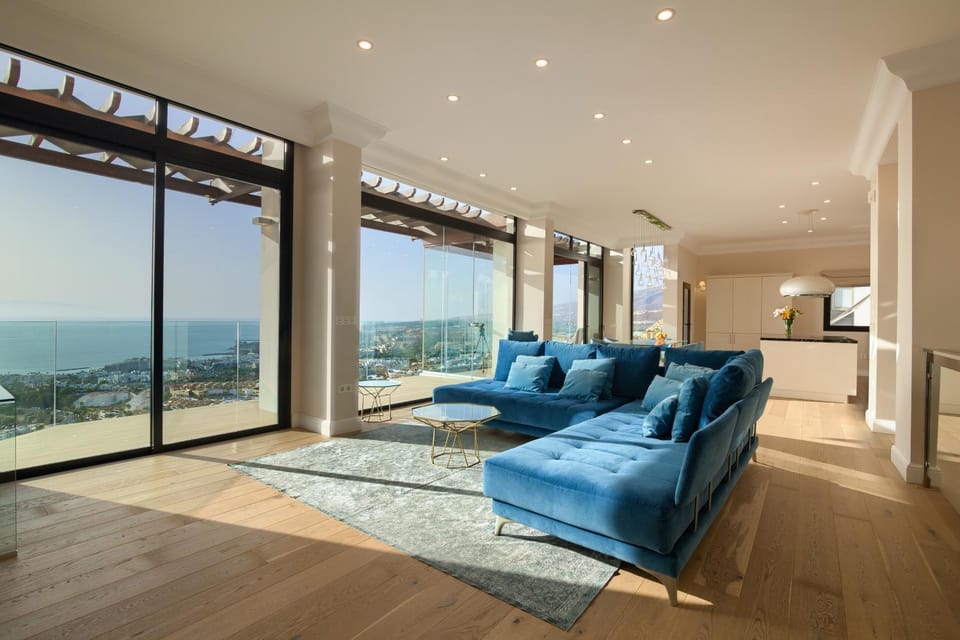 Natural landscape, View (from property/room), Balcony/Terrace, Living room, Seating area, Sea view
