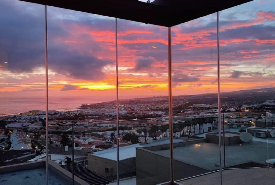 Natural landscape, Balcony/Terrace, Balcony/Terrace, City view, Mountain view, Sea view, Sunrise, Sunset