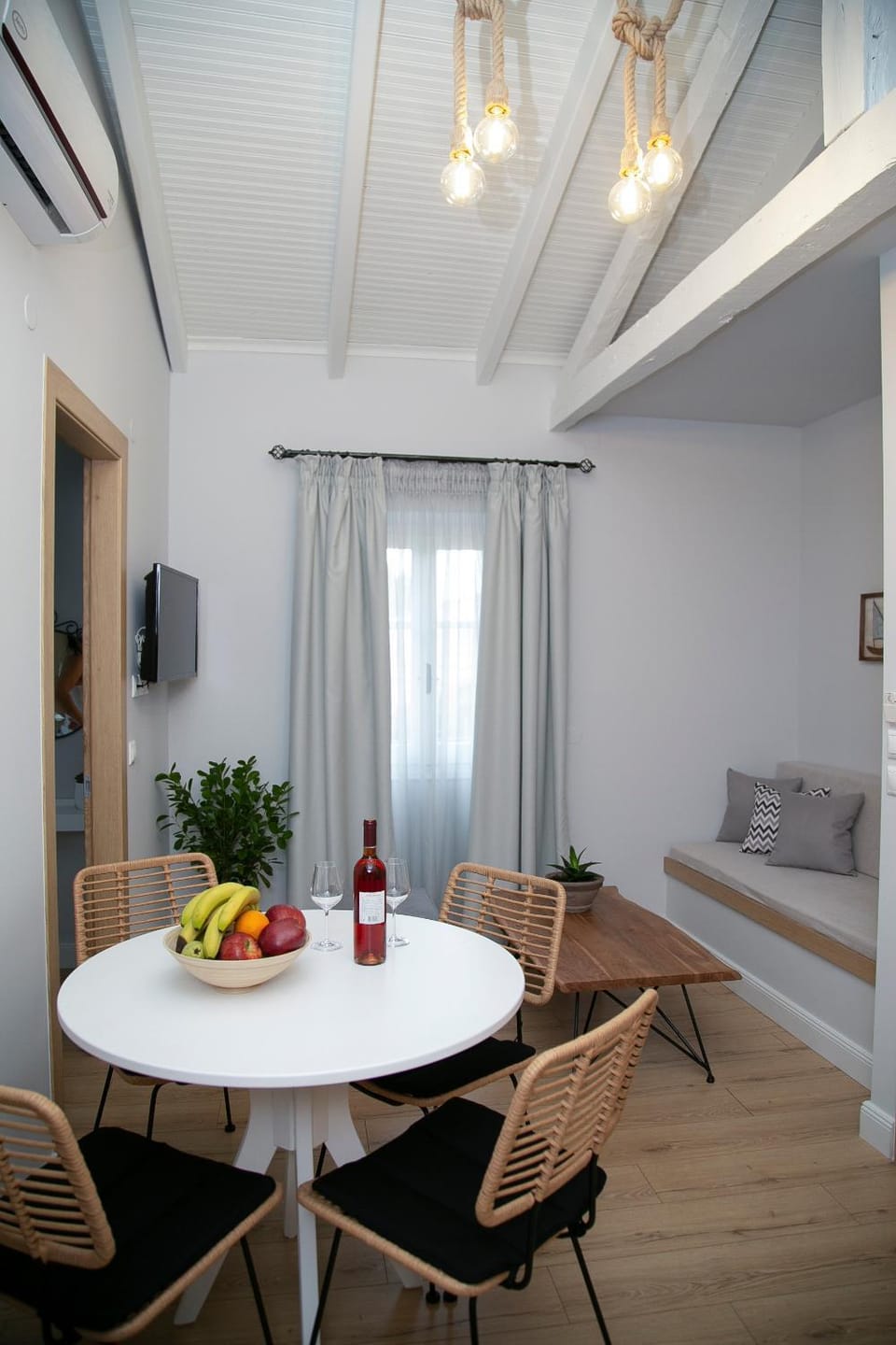 Living room, Seating area, Dining area