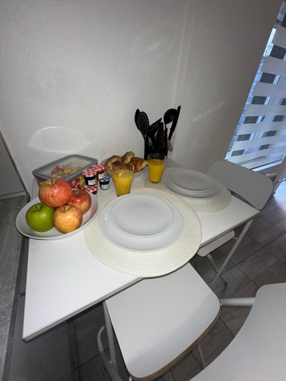 Dining area, Food