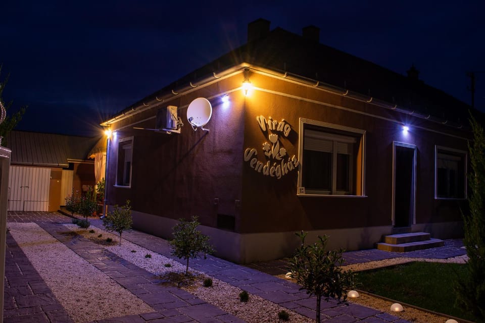 Virág Vendégház House in Hungary