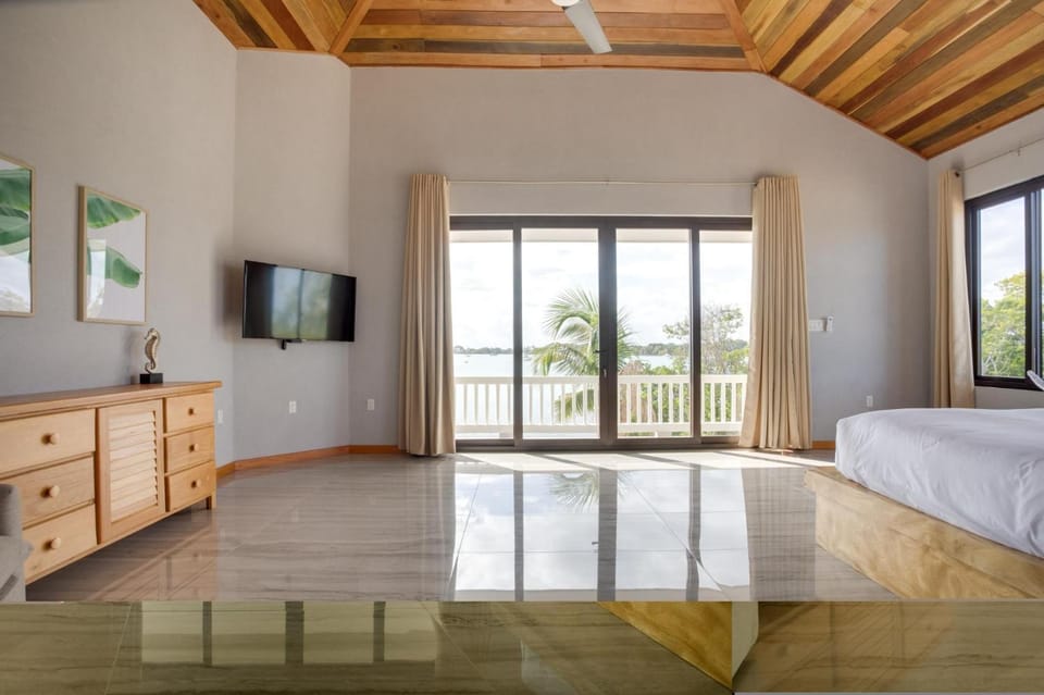 Island Time Gecko - Private Island Beachfront Villa 1 Min From Village Villa in Stann Creek District