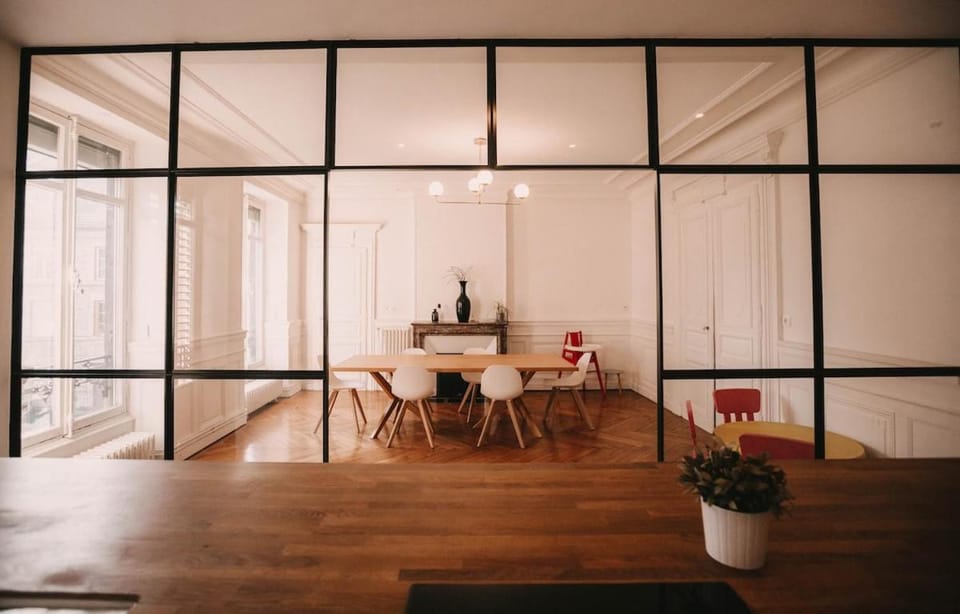 Grand appartement Haussmannien 160m2 Apartment in Besançon