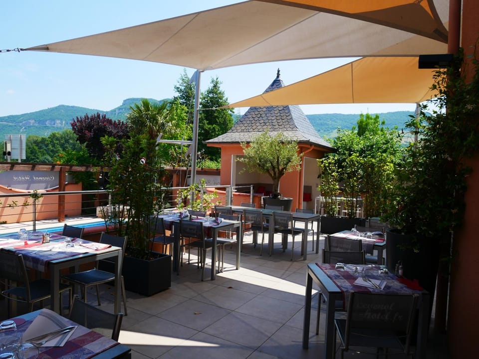Patio, Restaurant/places to eat