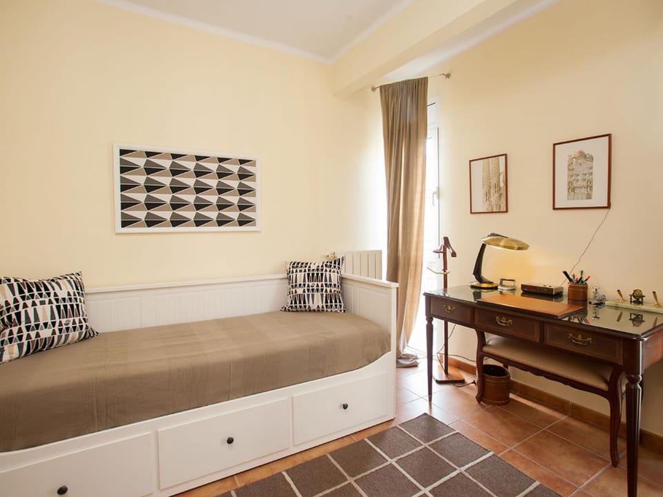 Photo of the whole room