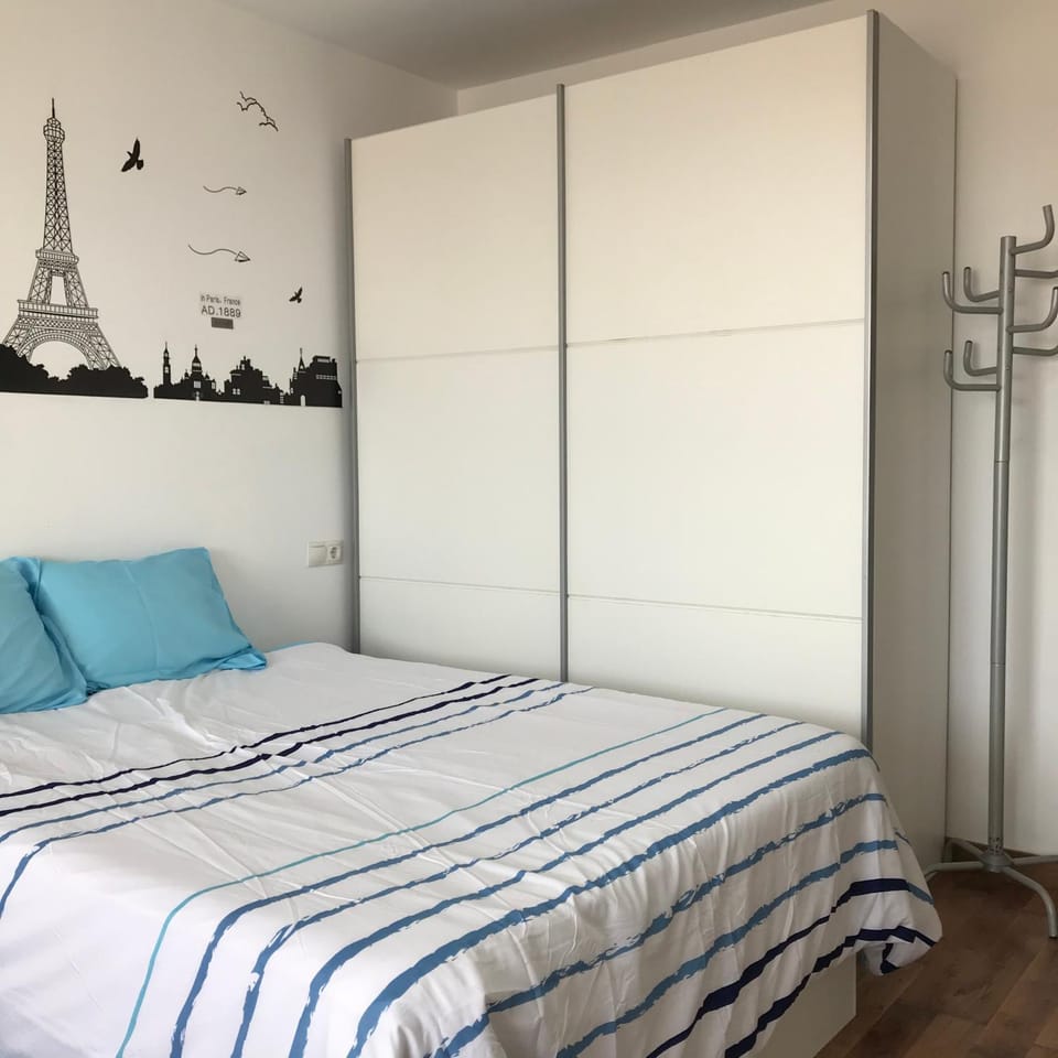Bed, Photo of the whole room, Bedroom, wardrobe