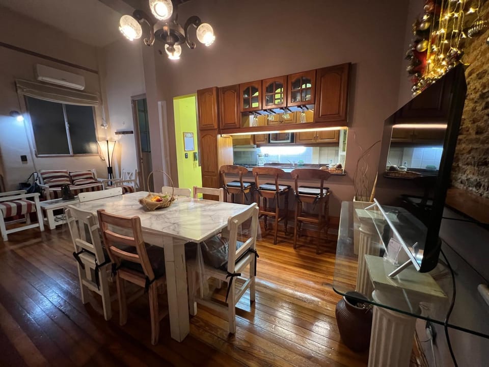 TV and multimedia, Living room, Dining area