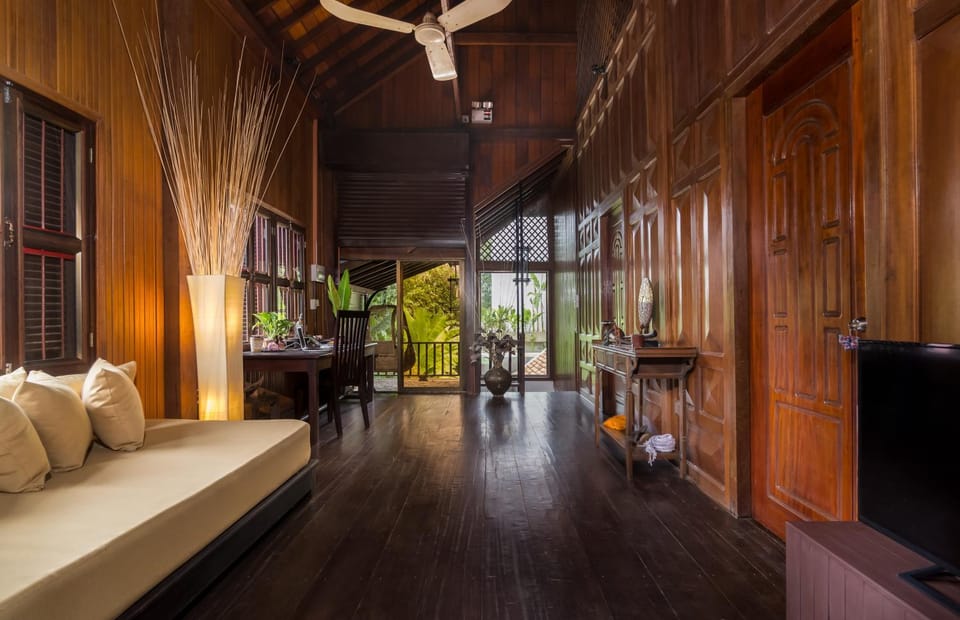 Activities, Massage, Massage, Living room, Seating area