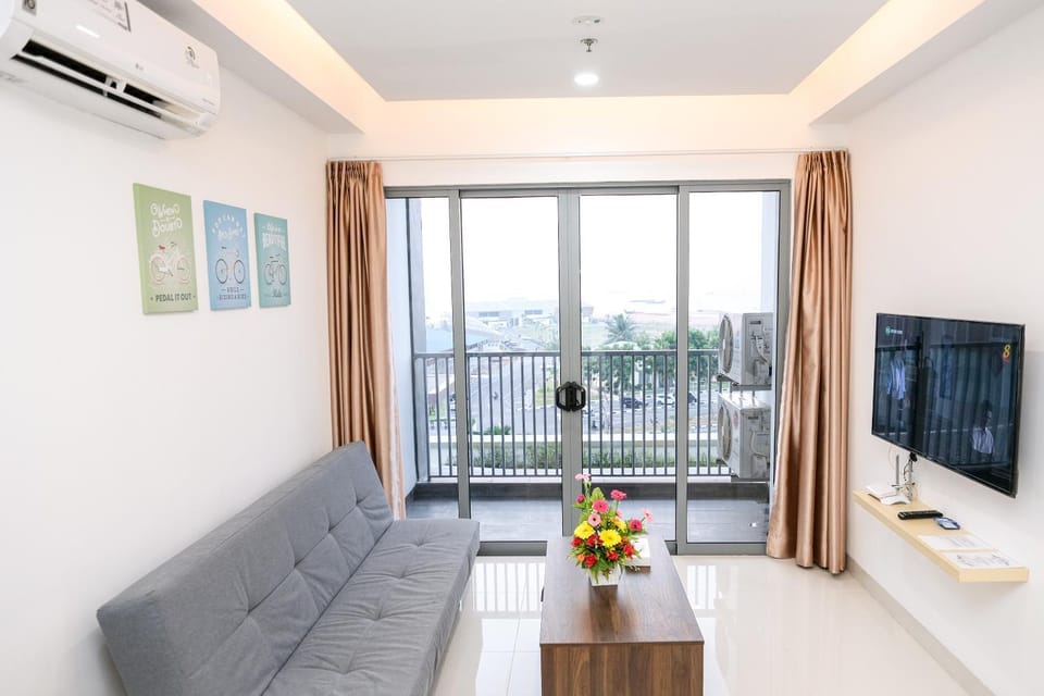 TV and multimedia, View (from property/room), Balcony/Terrace, Living room, Seating area, Evening entertainment, air conditioner