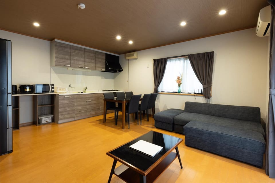 Living room, Dining area