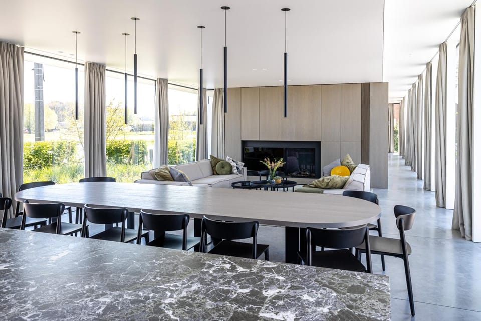 Dining area, Area and facilities