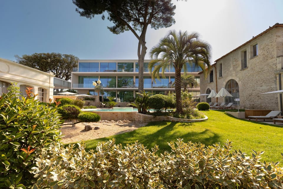 Property building, Garden, Garden view