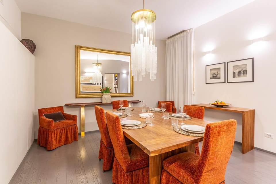 Seating area, Dining area