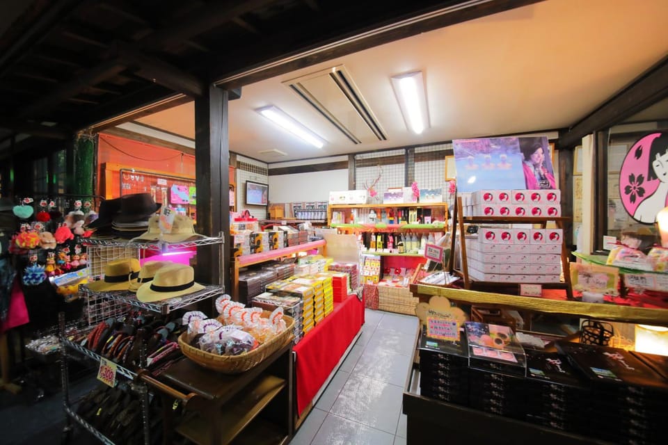 On-site shops, Shopping Area
