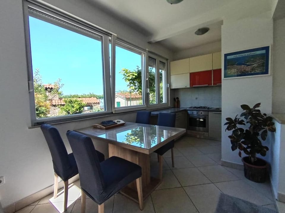 Beautiful Pebble Beach Apartment Apartment in Split-Dalmatia County