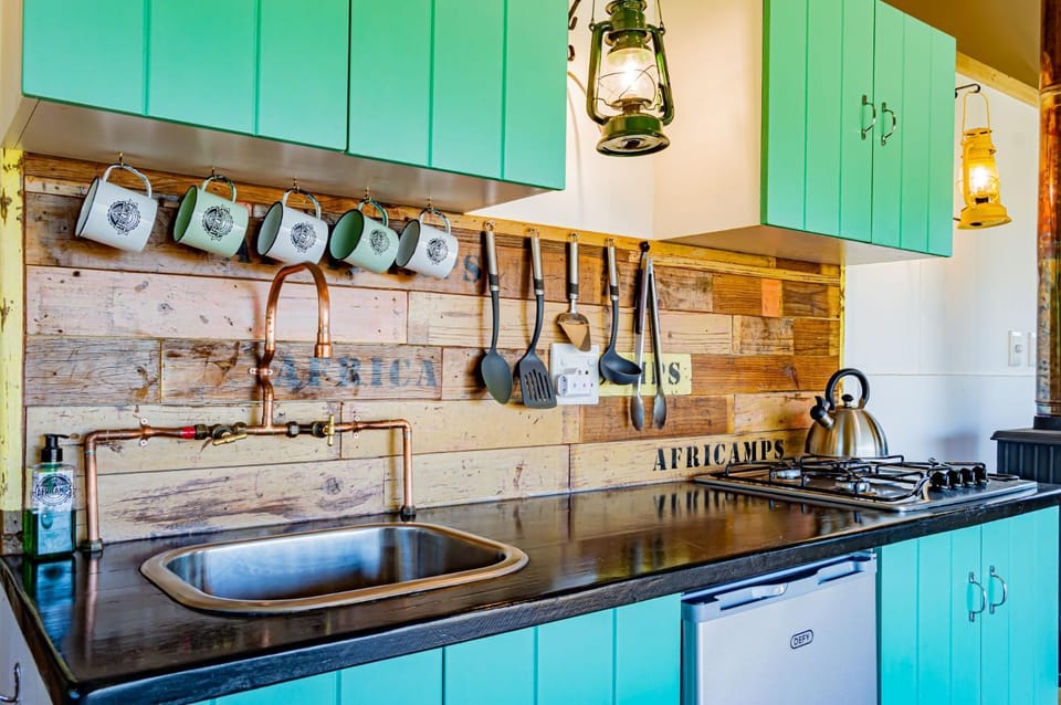 Kitchen or kitchenette, kitchen