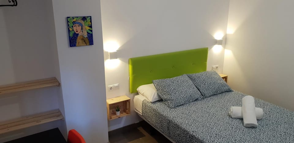Bed, Photo of the whole room