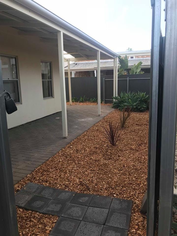 Property building, Patio, Facade/entrance
