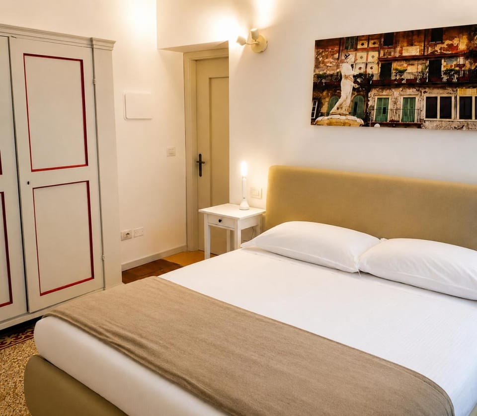 Bed, Photo of the whole room, Bedroom, wardrobe